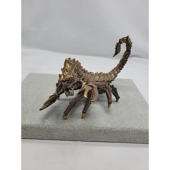2015 Safari Ltd Desert Dragon PVC Golden Scorpion 7" Figure Toy - Picture 1 of 16